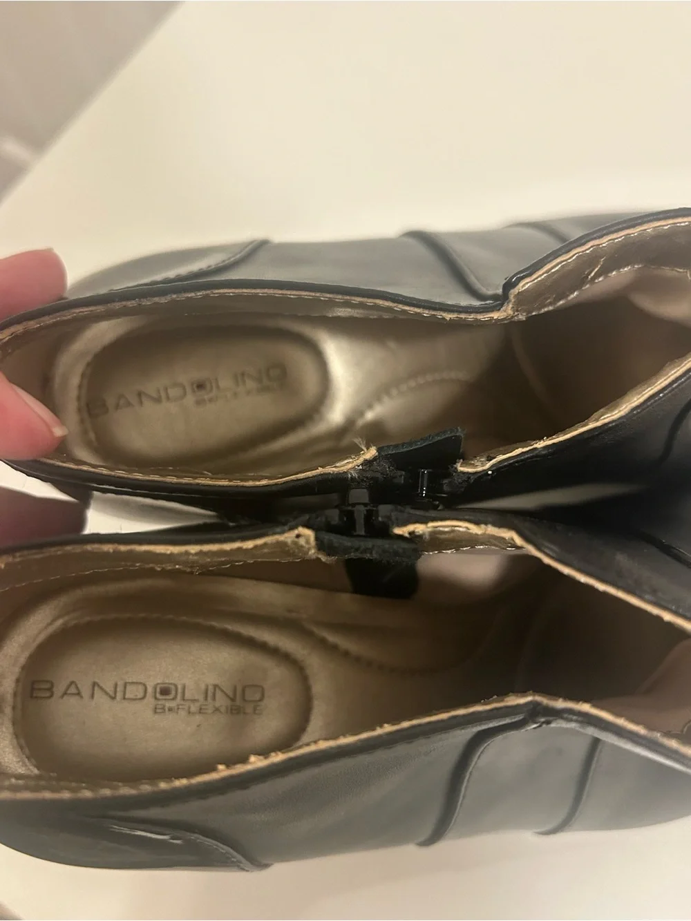 Bandolino B Flexible sleek black